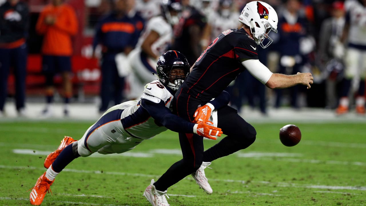 Denver Broncos kick Arizona's behinds, 45-10