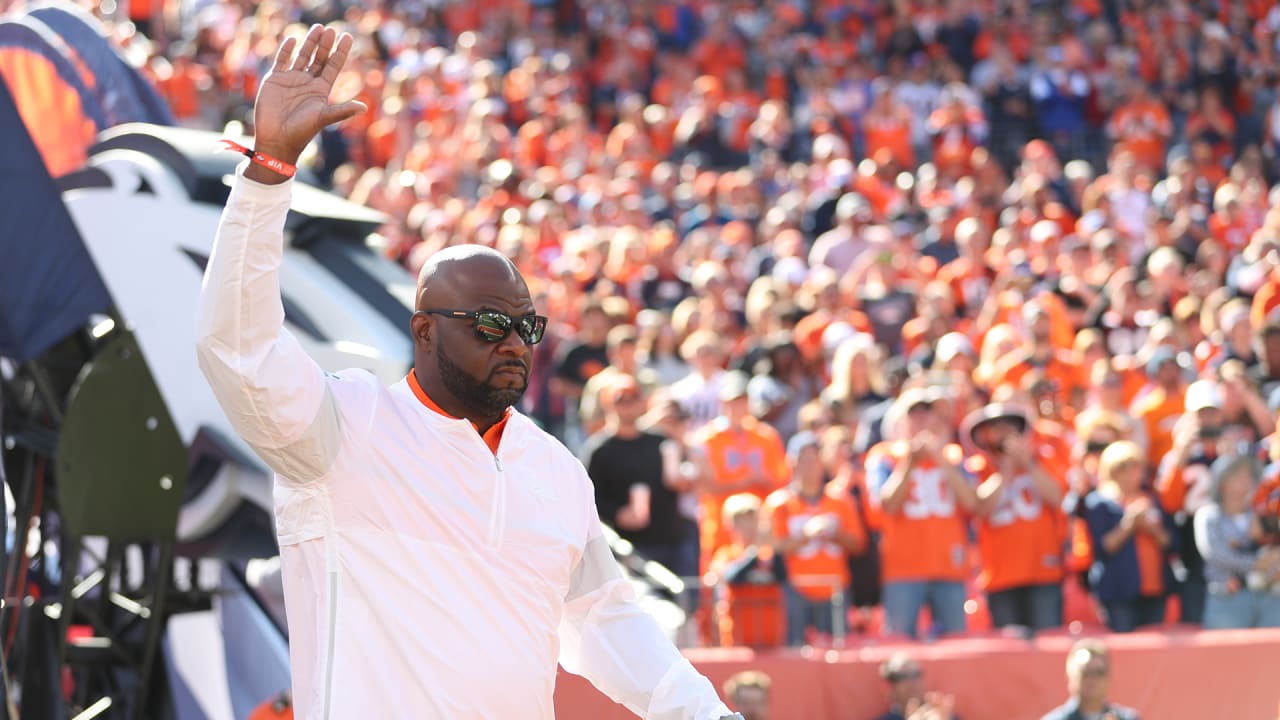 Denver Broncos linebacker Al Wilson stretches before taking part