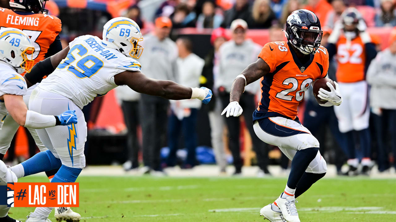 Denver Broncos running back Latavius Murray (28)plays against the Los  Angeles Chargers of an NFL football game Sunday, January 8, 2023, in Denver.  (AP Photo/Bart Young Stock Photo - Alamy