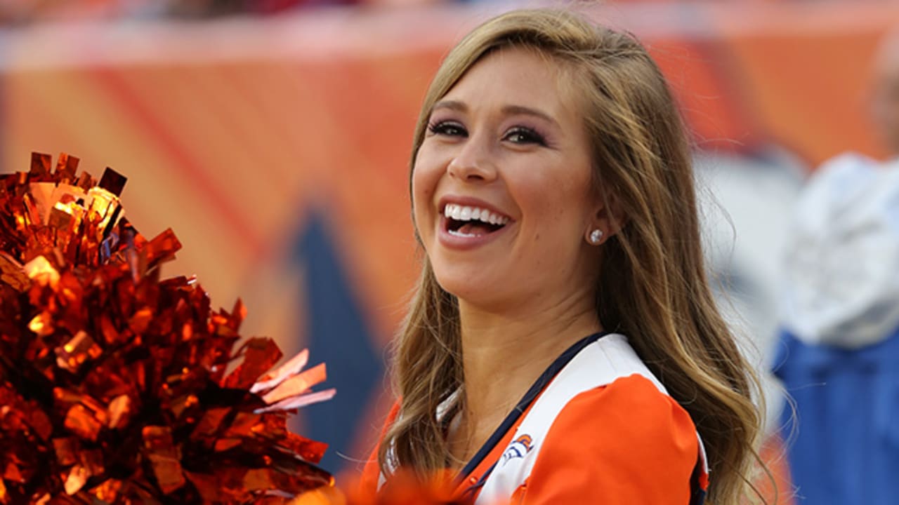 This Denver Broncos cheerleader is also fighting COVID-19 as an ICU nurse l  GMA Digital 