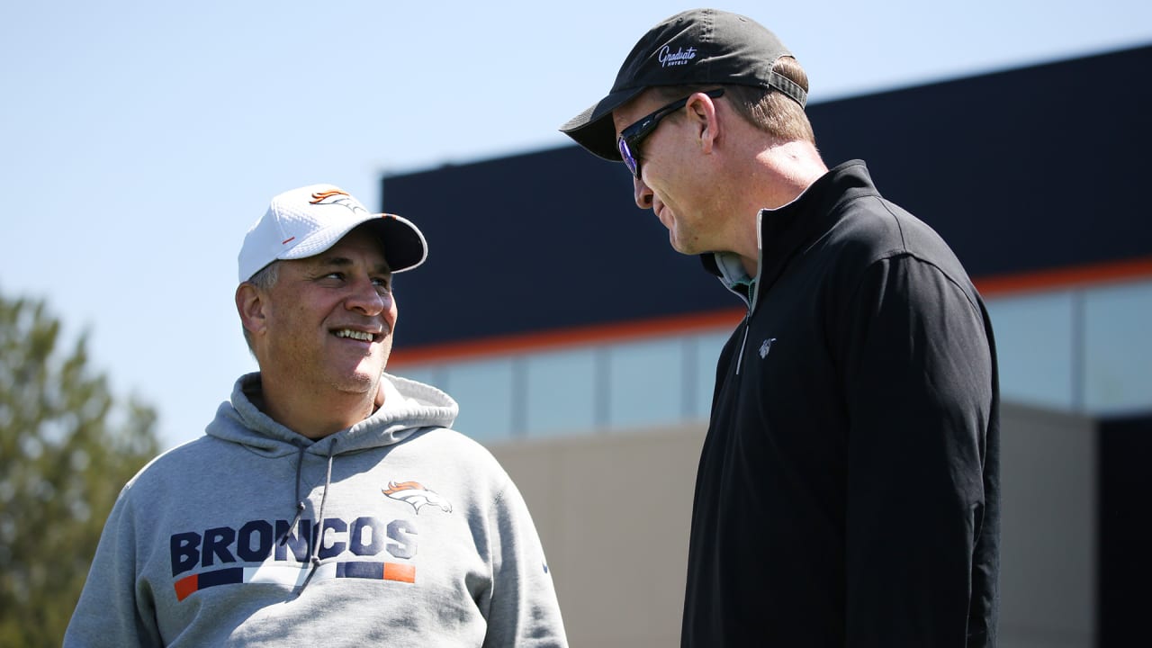 That's what wins games': Peyton Manning expects new HC Vic Fangio to  succeed in Denver