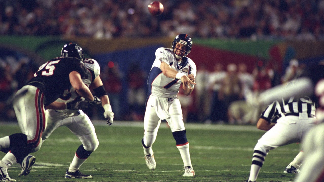 Denver Broncos Qb John Elway, Super Bowl Xxxiii Sports Illustrated