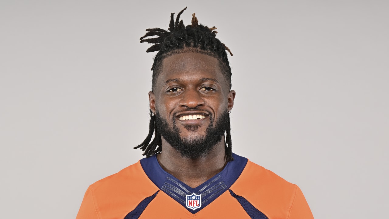 Denver, Colorado, USA. 26th Aug, 2023. Broncos RB DEVON KEY runs