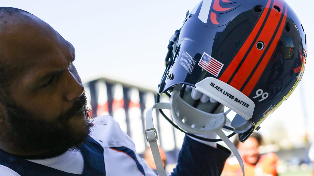 Decals are on Denver Broncos wide receiver Montrell Washington's helmet  during an NFL football game against the Los Angeles Chargers, Monday, Oct.  17, 2022, in Inglewood, Calif. (AP Photo/Kyusung Gong Stock Photo 