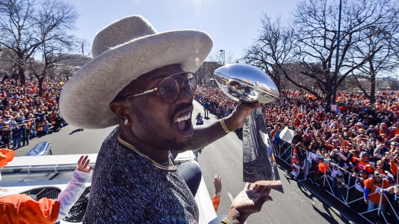 Broncos Super Bowl parade runs through downtown Denver