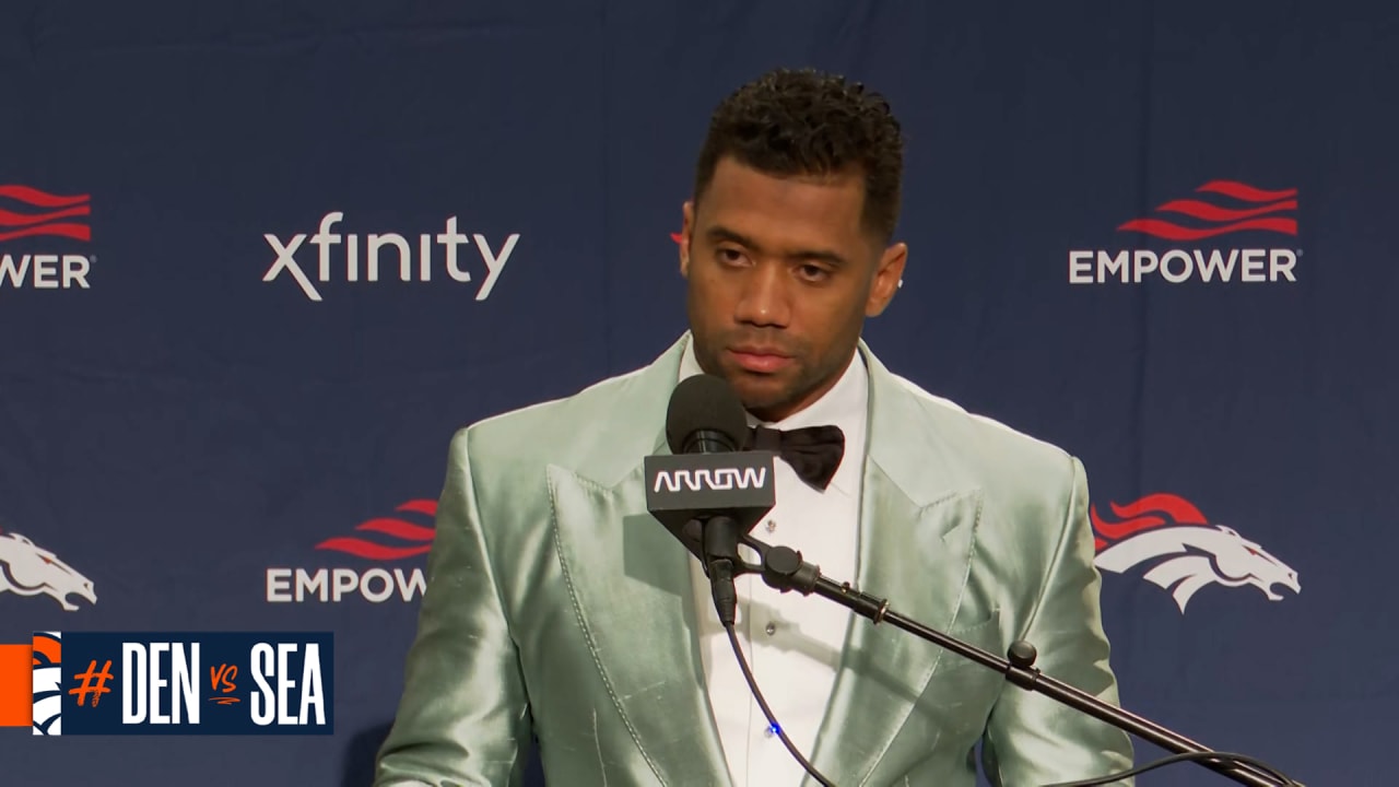 Russell Wilson Hypes Up Broncos Fans - video Dailymotion