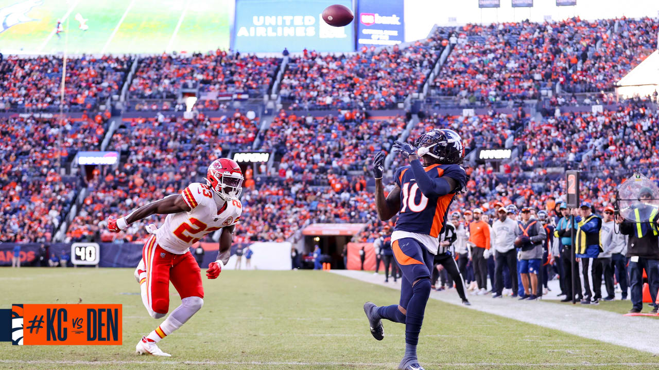 Russell Wilson finds Jerry Jeudy for a 40-yard gain