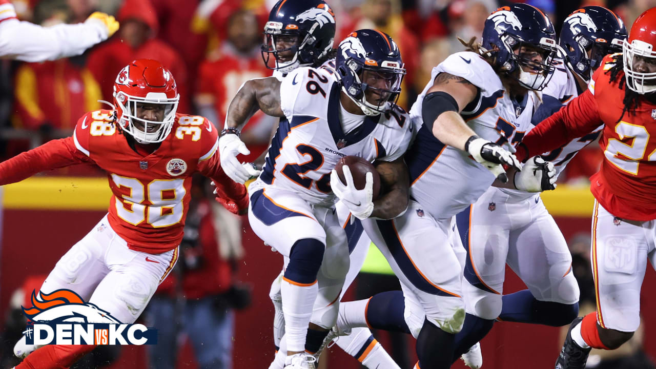 Denver Broncos guard Quinn Meinerz (77) warms up prior to an NFL Football  game in Arlington, Texas, Sunday, Nov. 7, 2021. (AP Photo/Michael Ainsworth  Stock Photo - Alamy