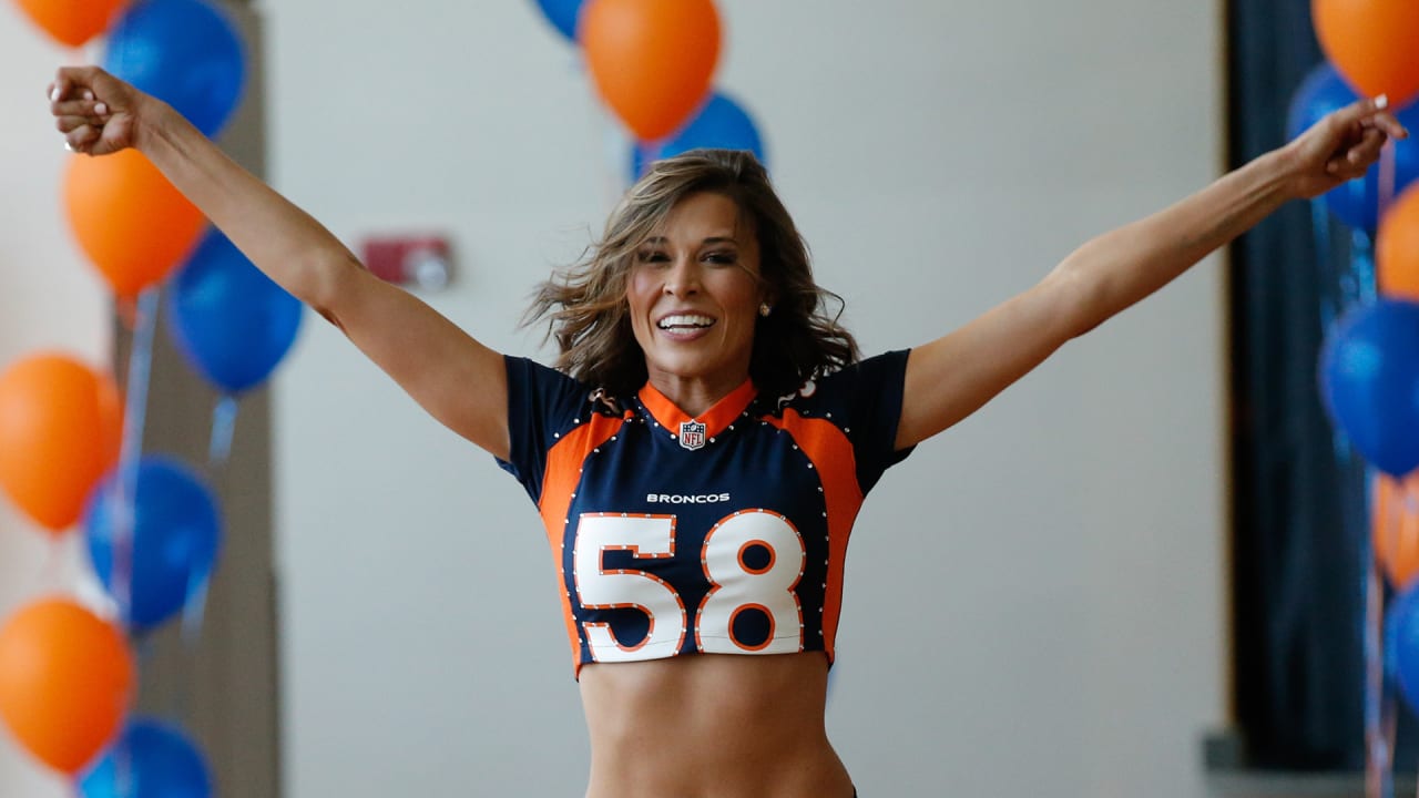 Broncos Cheerleaders swimsuit calendar: Cover shot