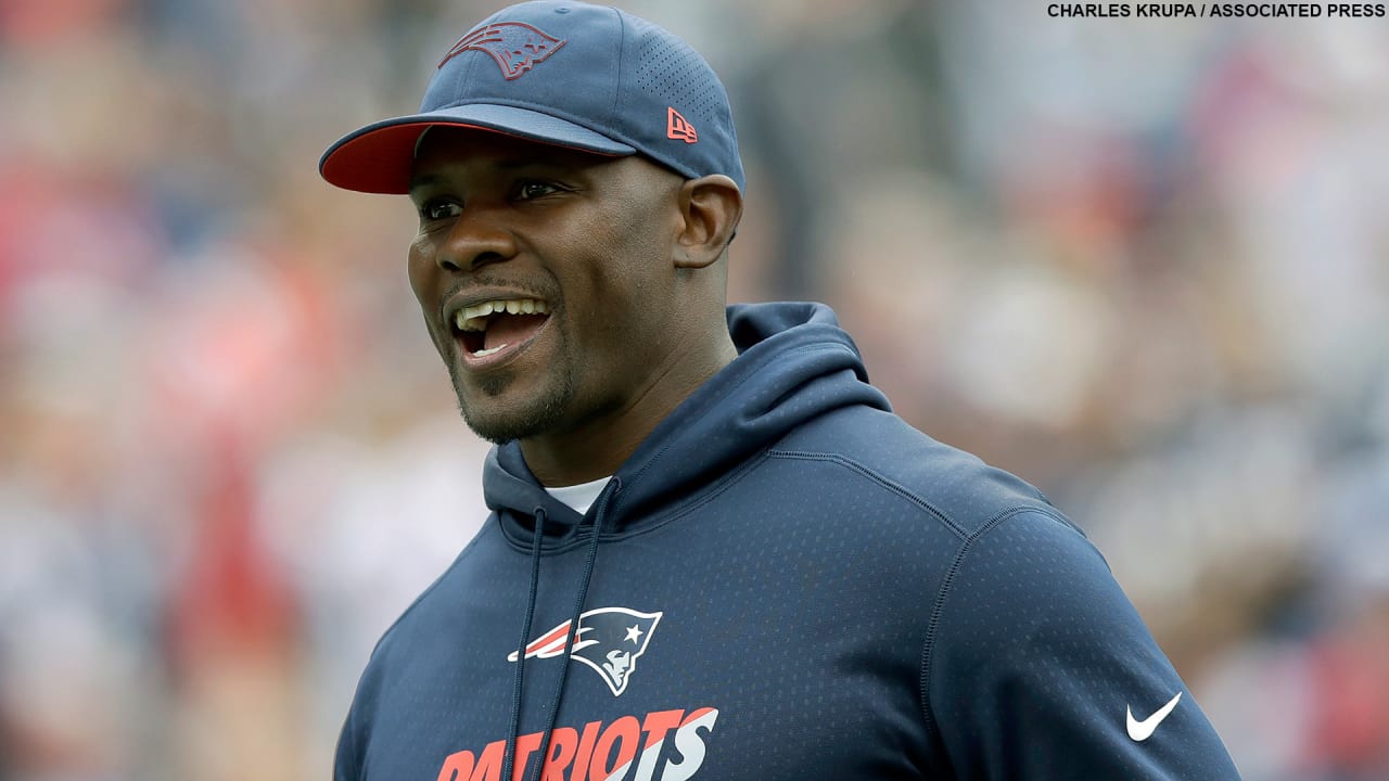 Patriots assistant Brian Flores interviews with Broncos