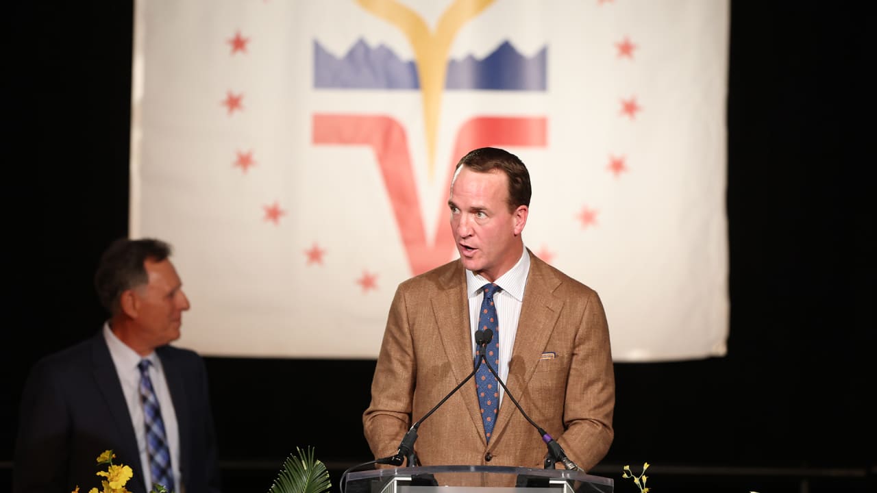 Peyton Manning honors Demaryius Thomas with scholarship