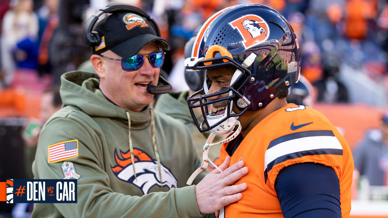 Denver Broncos quarterback Russell Wilson warms up before an NFL football  game against the Carolina Panthers on Sunday, Nov. 27, 2022, in Charlotte,  N.C. (AP Photo/Rusty Jones Stock Photo - Alamy