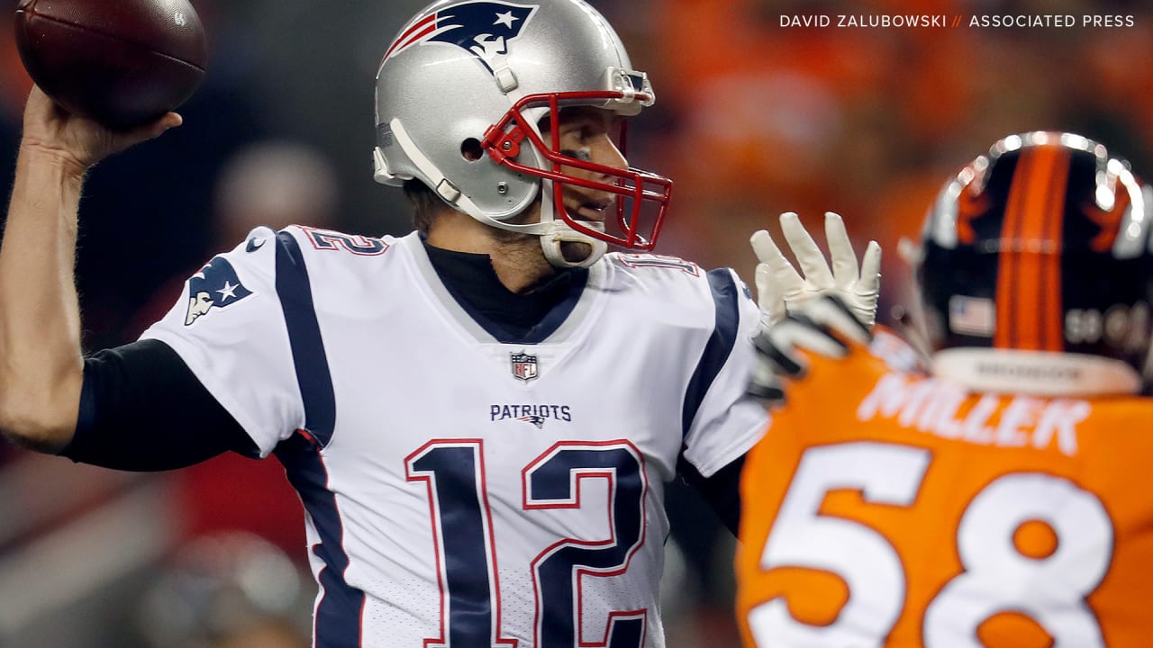 See the surreal photos of Rob Gronkowski in a Buccaneers jersey