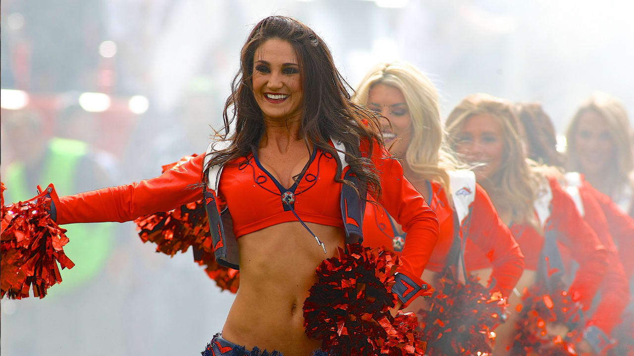 Cheerleader Spotlight: DBC Nikki