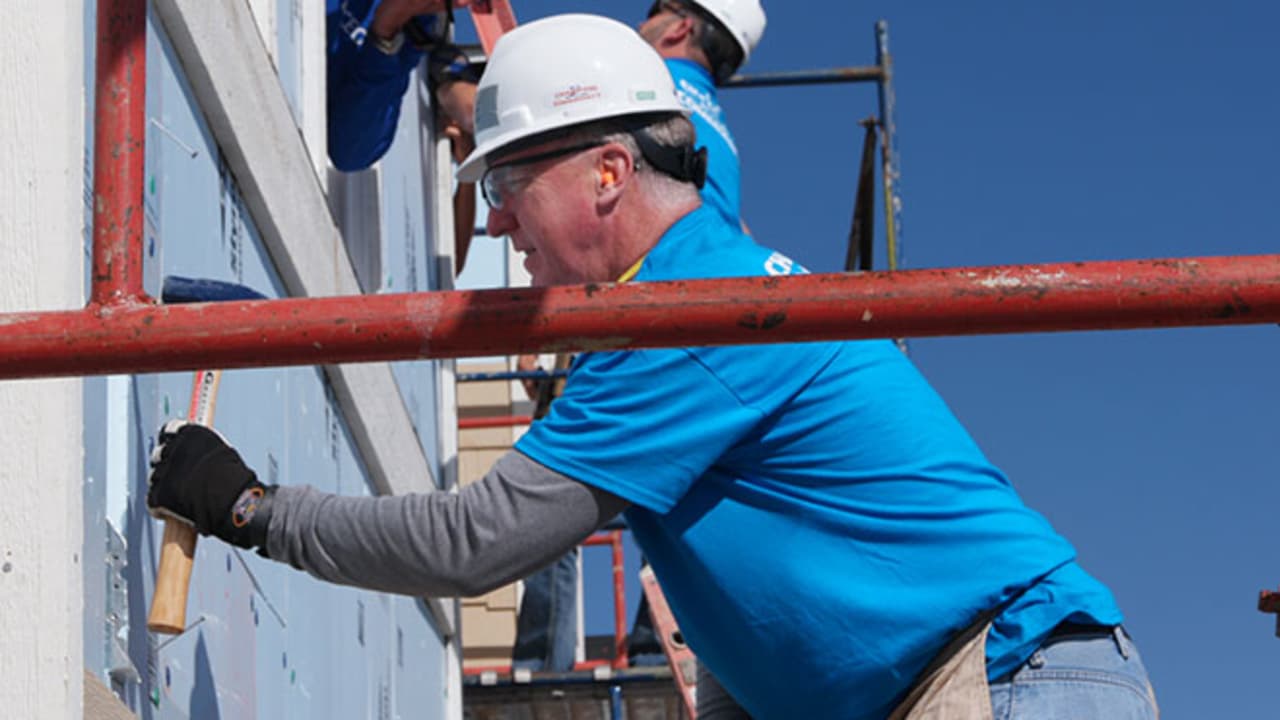 Joe Ellis hosts fourth annual CEO Build with Habitat for Humanity