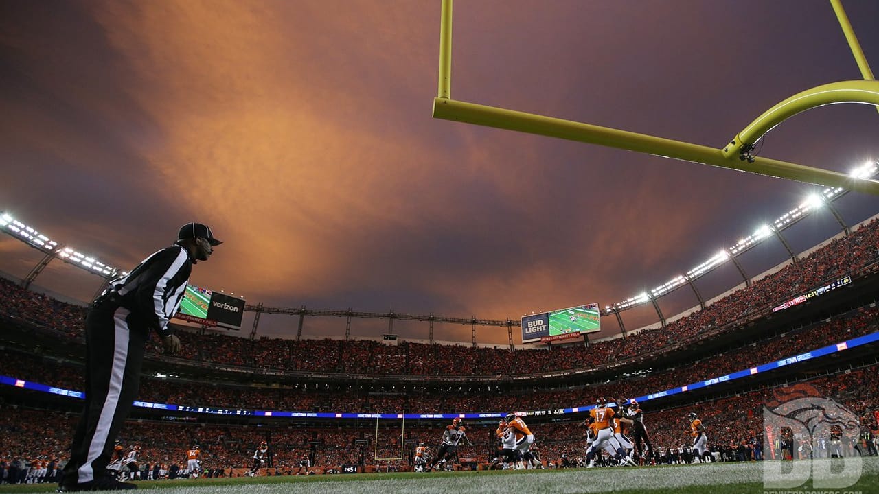 Ingame photos Broncos vs. Bengals