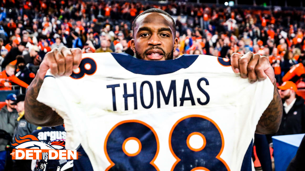 PHOTOS: Fans honor Demaryius Thomas before Sunday's Broncos game