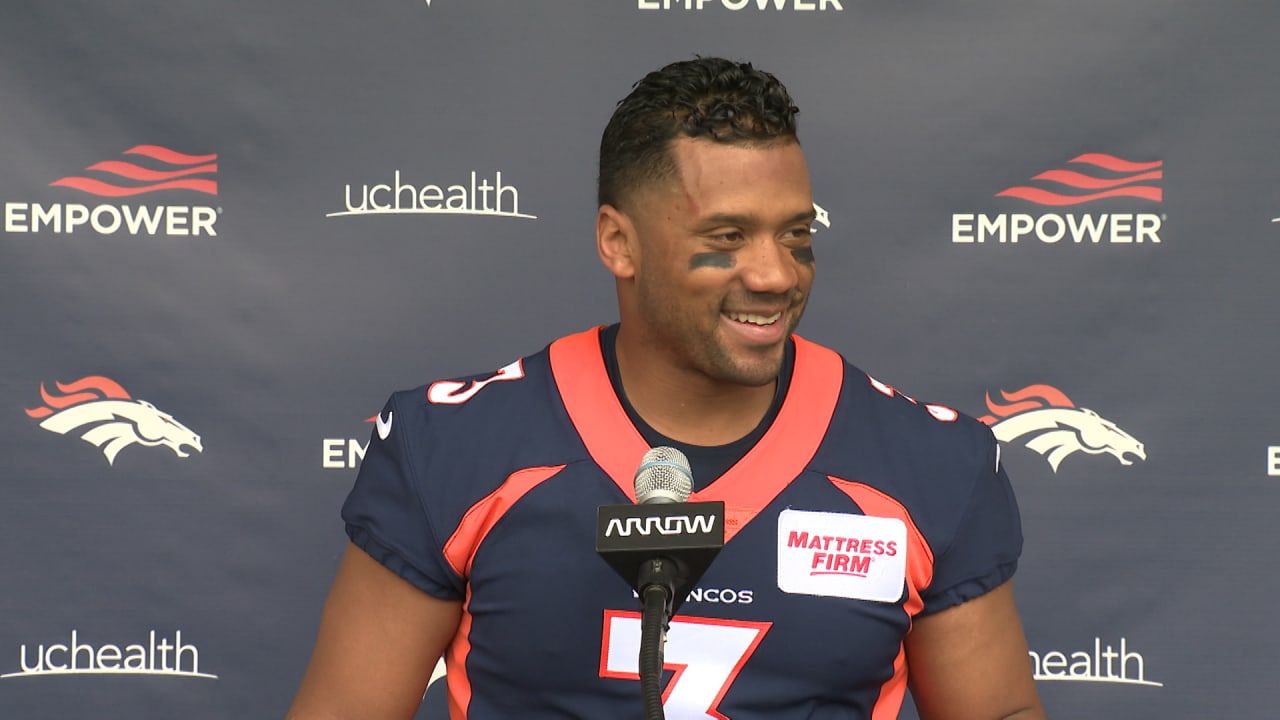 Watch Russell Wilson Take the Field for First Time in Denver Broncos  Uniform - Sports Illustrated Mile High Huddle: Denver Broncos News,  Analysis and More