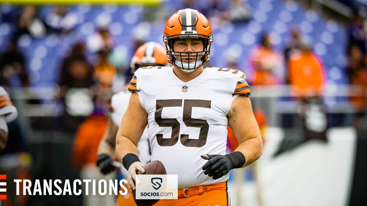 Browns place starting center Ethan Pocic on injured reserve