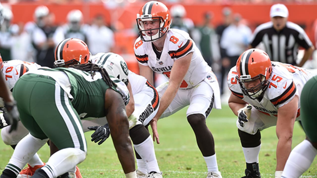 Kevin Hogan replaces DeShone Kizer as Cleveland Browns quarterback