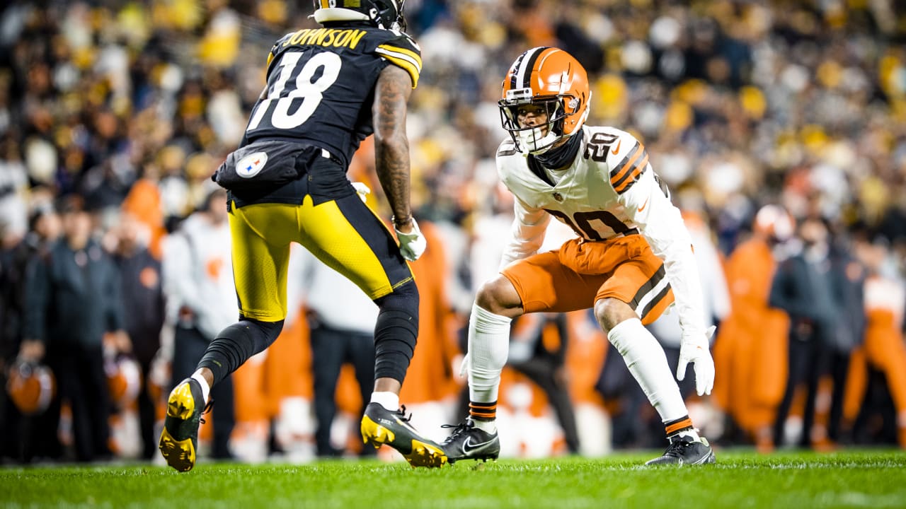 Photo: Browns Harrison Bryant Score Touchdown in Pittsburgh - PIT2022010337  