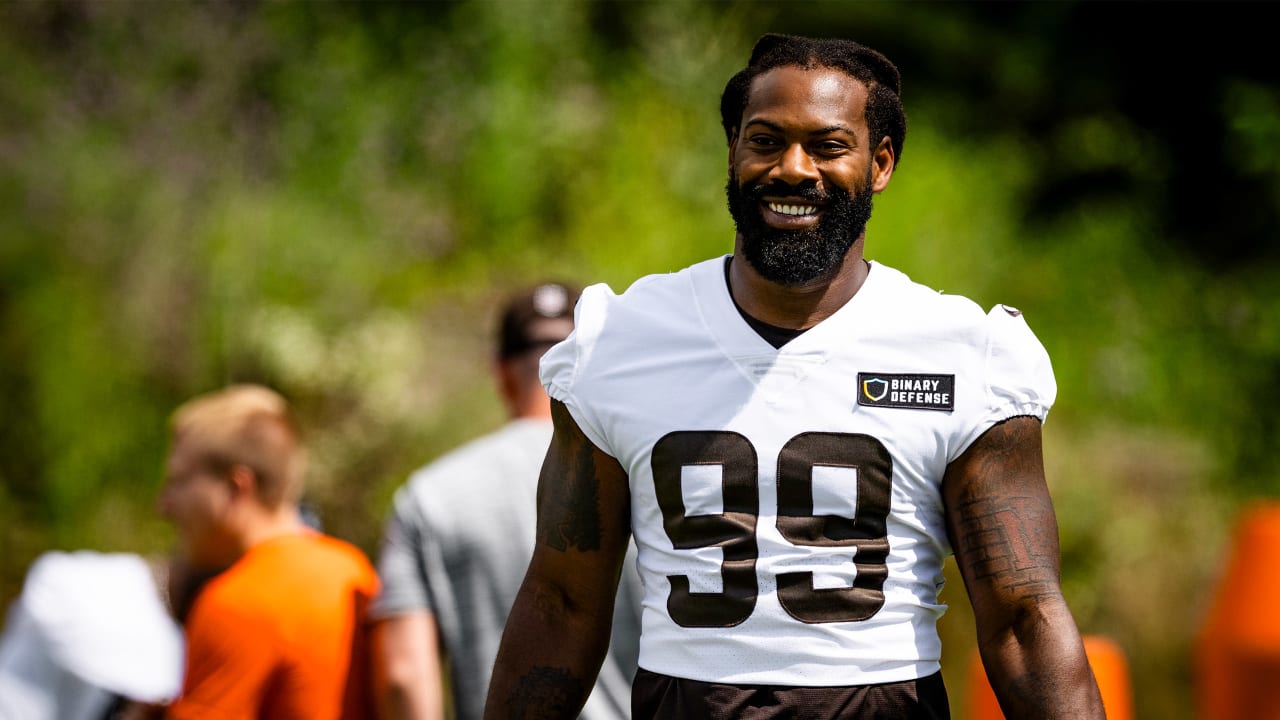 NFL Top 100 Players list Browns Edge Rusher Za'Darius Smith ranks No. 84