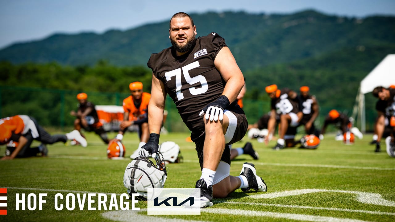 Browns activate offensive lineman Joel Bitonio ahead of playoff game  against Kansas City