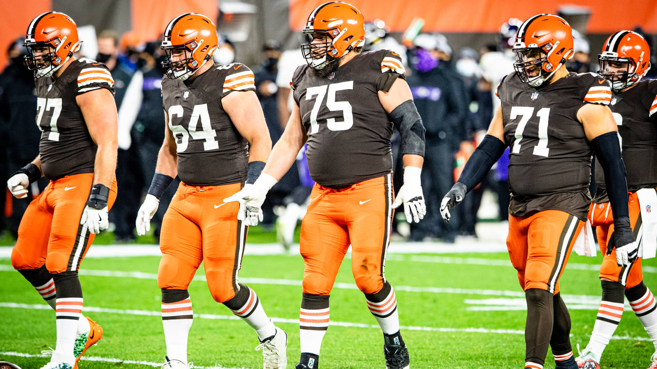 Did Pro Football Focus lose their minds when ranking the Browns' offensive  line?