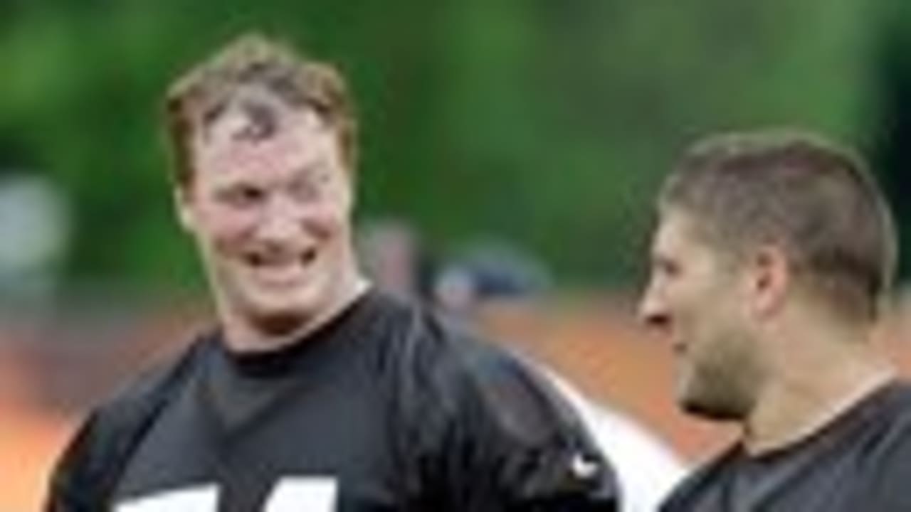 Browns release OL Paul McQuistan