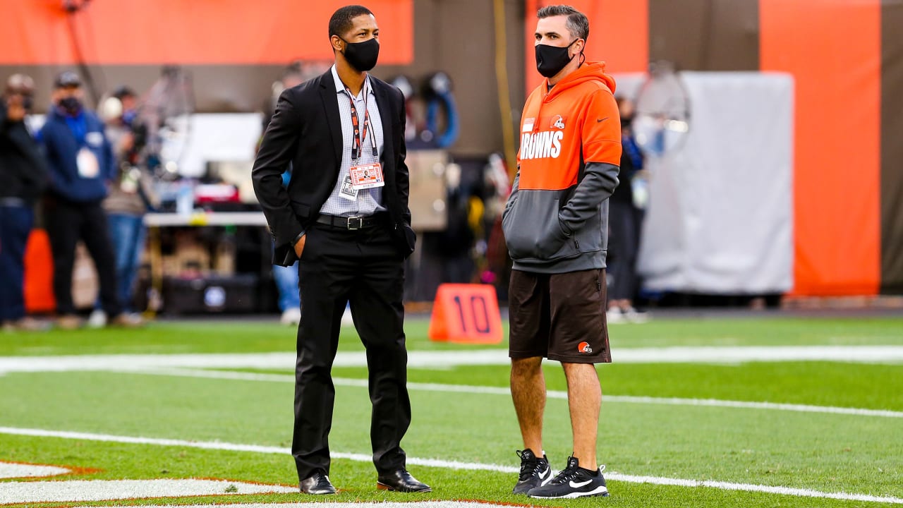 Kevin Stefanski won't coach Browns vs. Raiders due to COVID-19