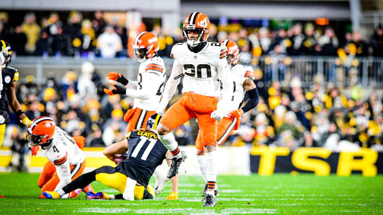 2021 Steelers Rookie Review: Cleveland Browns Week 17 Edition