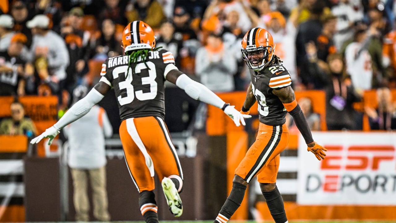 Bengals vs. Browns MNF Staff Picks: Cleveland eyeing must-win matchup with  Cincy - Bolts From The Blue