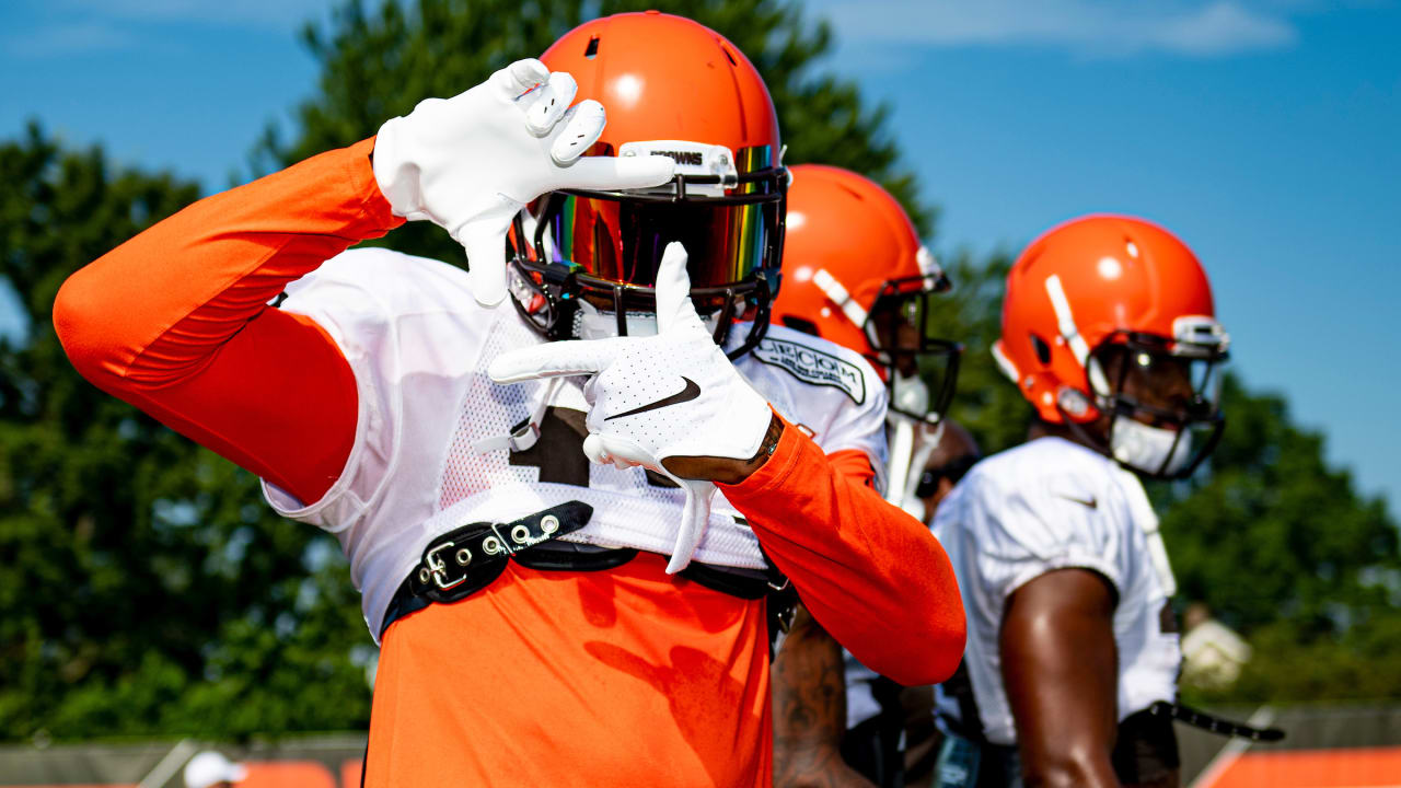 Beckham Puts on Show As Browns Open Camp