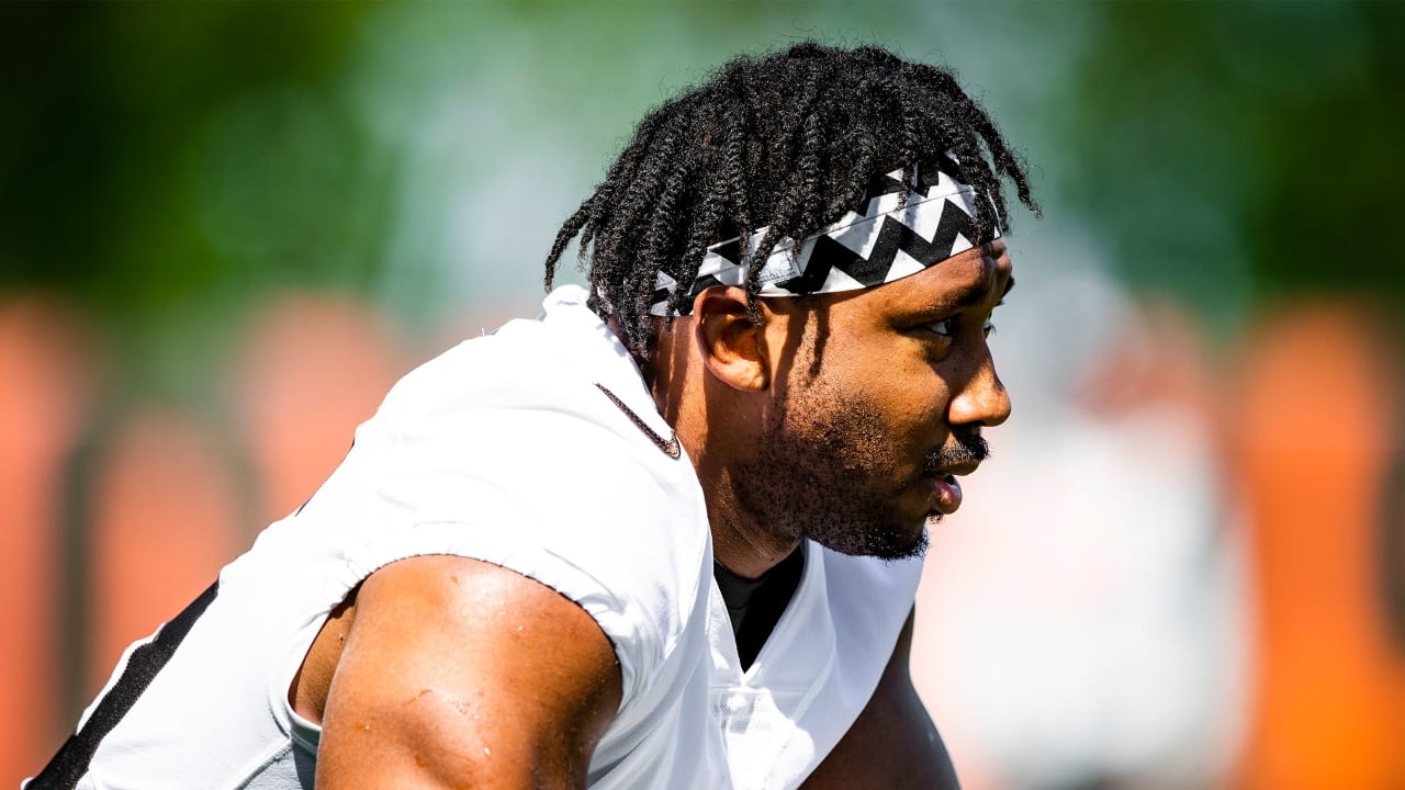 Browns' Myles Garrett transported to hospital after being involved in car  accident: AP