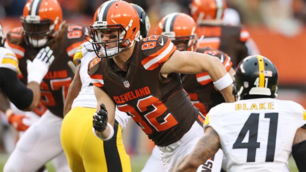 Browns TE Gary Barnidge can't buy two things with his new contract /  Blowout Buzz