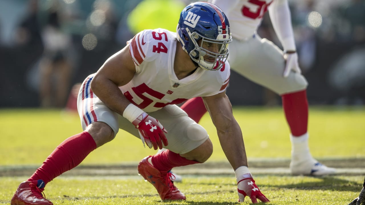 Browns renegotiate contract of defensive end Olivier Vernon