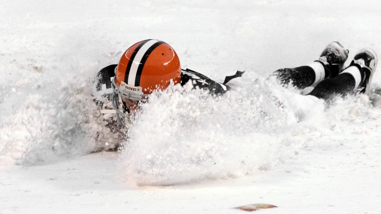 Buffalo Bills Have a Snowball Fight at Practice [VIDEO]