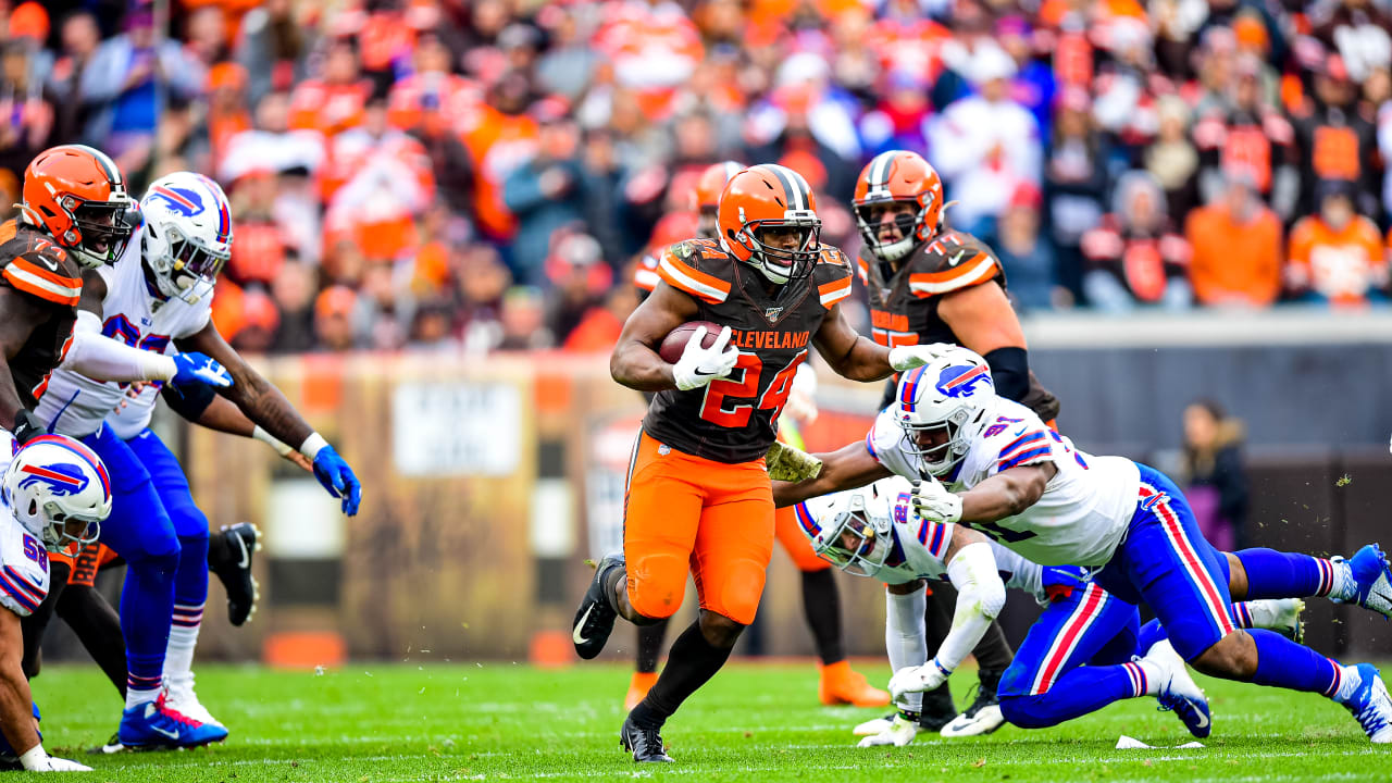 Bulldogs In The NFL - Image 18: Cleveland Browns running back Nick Chubb  (24) rushes during the first half of an NFL football game against the Buffalo  Bills, Sunday, Nov. 10, 2019