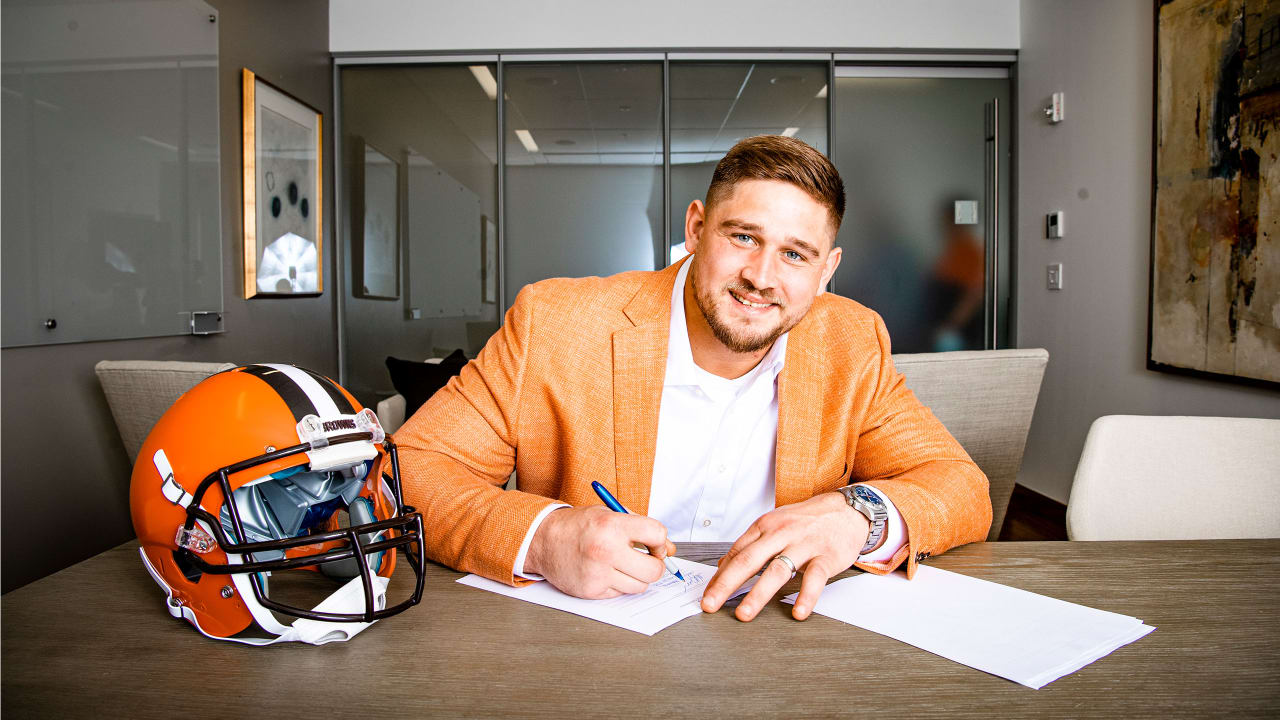 Browns Restructure Contract of Wyatt Teller - Sports Illustrated Cleveland  Browns News, Analysis and More