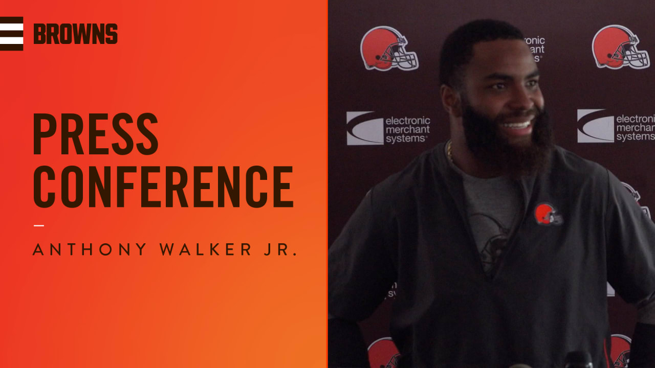 Browns still hope to re-sign Anthony Walker Jr., but he's visiting  Commanders Monday; Jordan Kunaszyk re-signs 1-year deal 