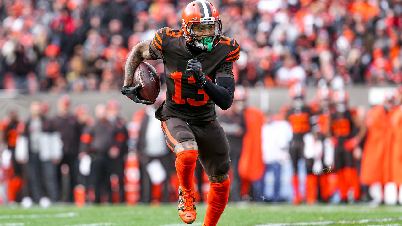 Cleveland Browns Odell Beckham Jr. runs after making a catch