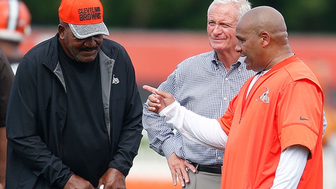 Browns pay homage to the 'GOAT' Jim Brown with statue