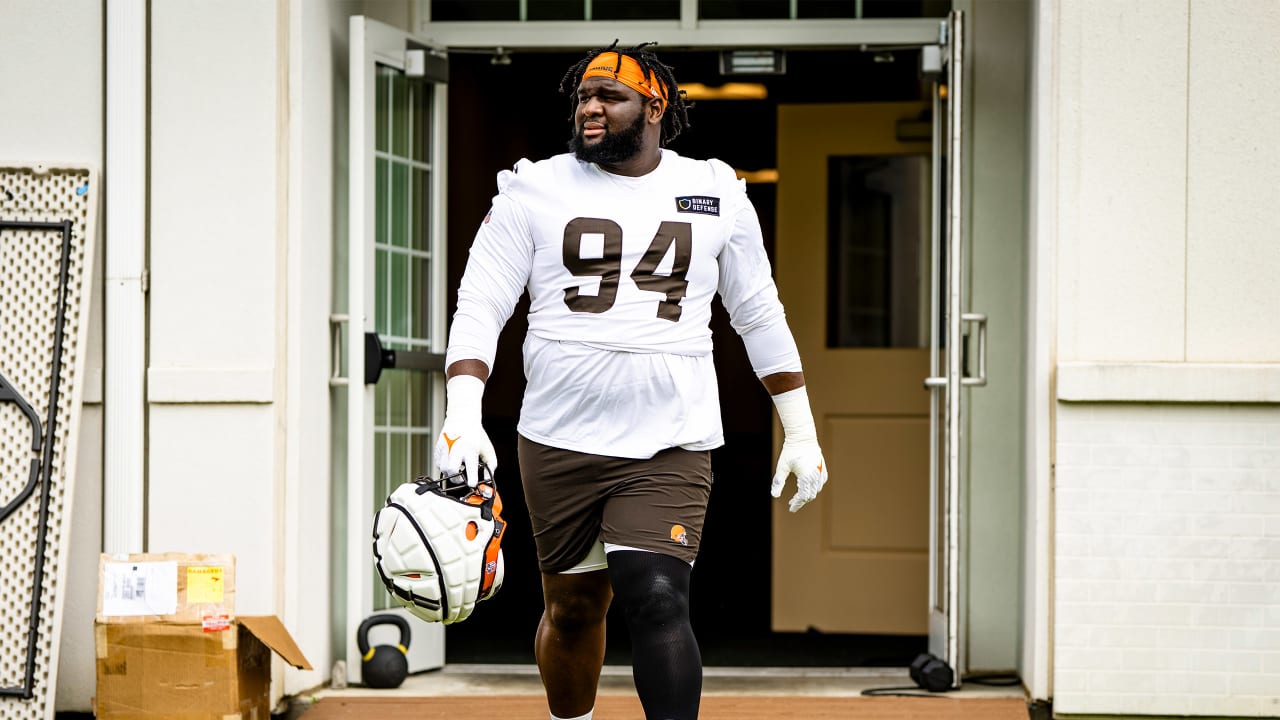Dalvin Tomlinson 'in heaven' with D-Line competition, enjoying bonding experiences at The Greenbrier - Vimarsana News