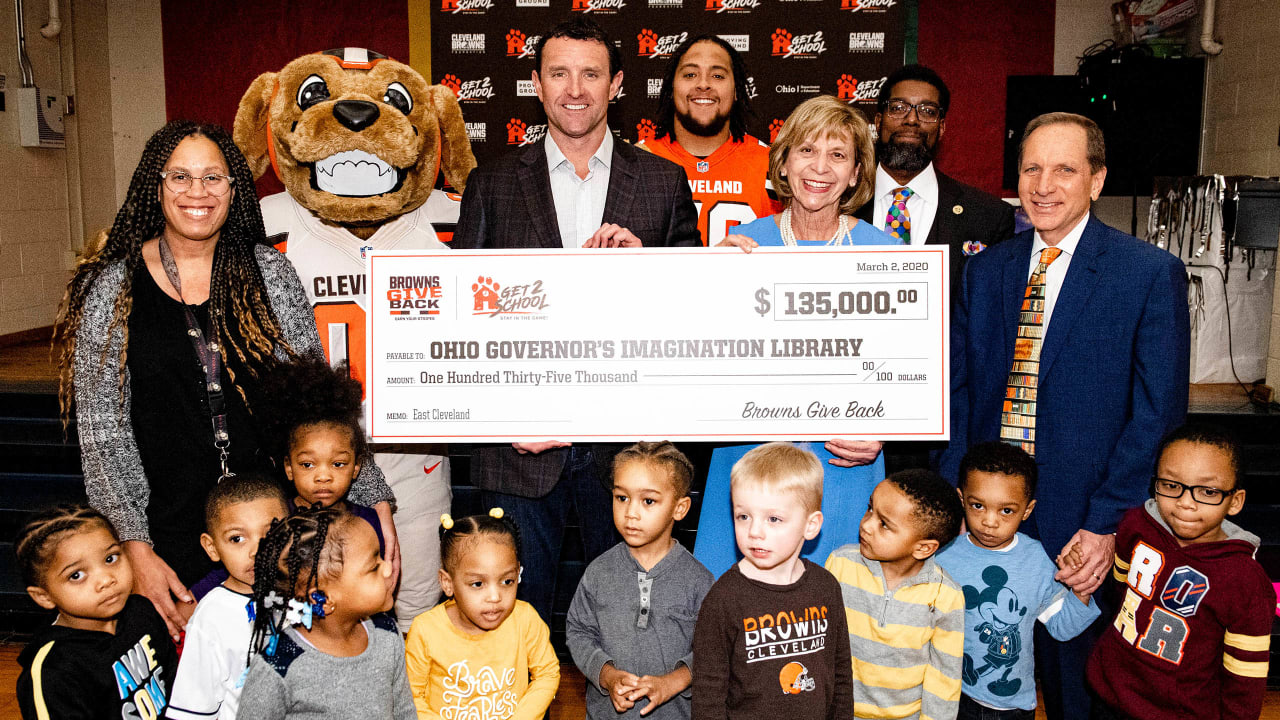 Read Across America Day with the Cleveland Browns — Dolly Parton's