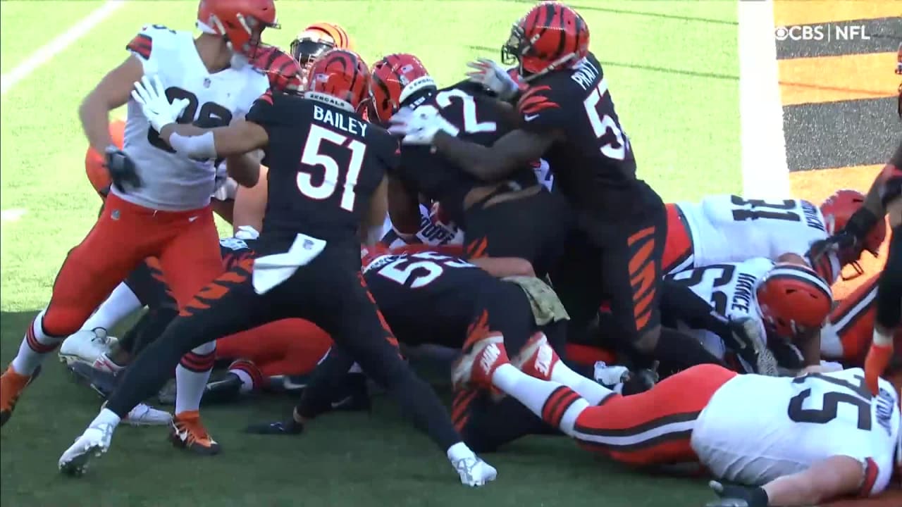 Cleveland Browns quarterback Kellen Mond rips a 15-yard curl route  underneath to Browns rookie wide receiver Cedric Tillman