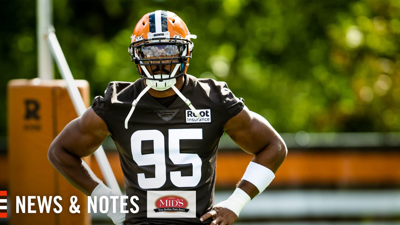 Myles Garrett: Stats & Injury News