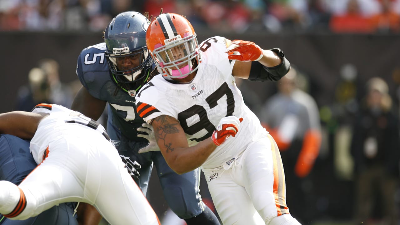 Quarerback Brian Sipe of the Cleveland Browns is attended to by News  Photo - Getty Images