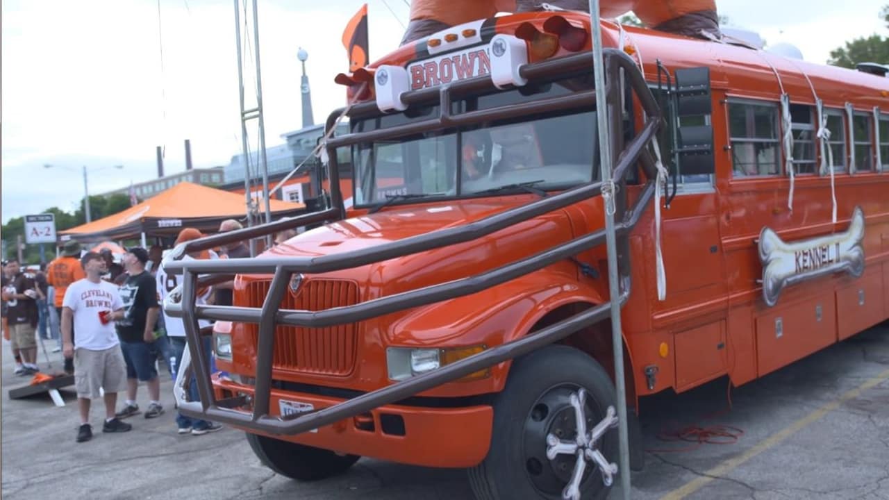 cleveland browns bus