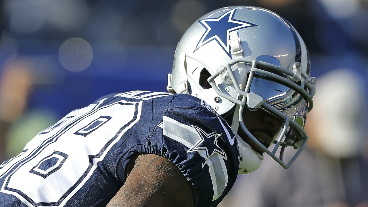 Report: Browns consider bringing in Dez Bryant