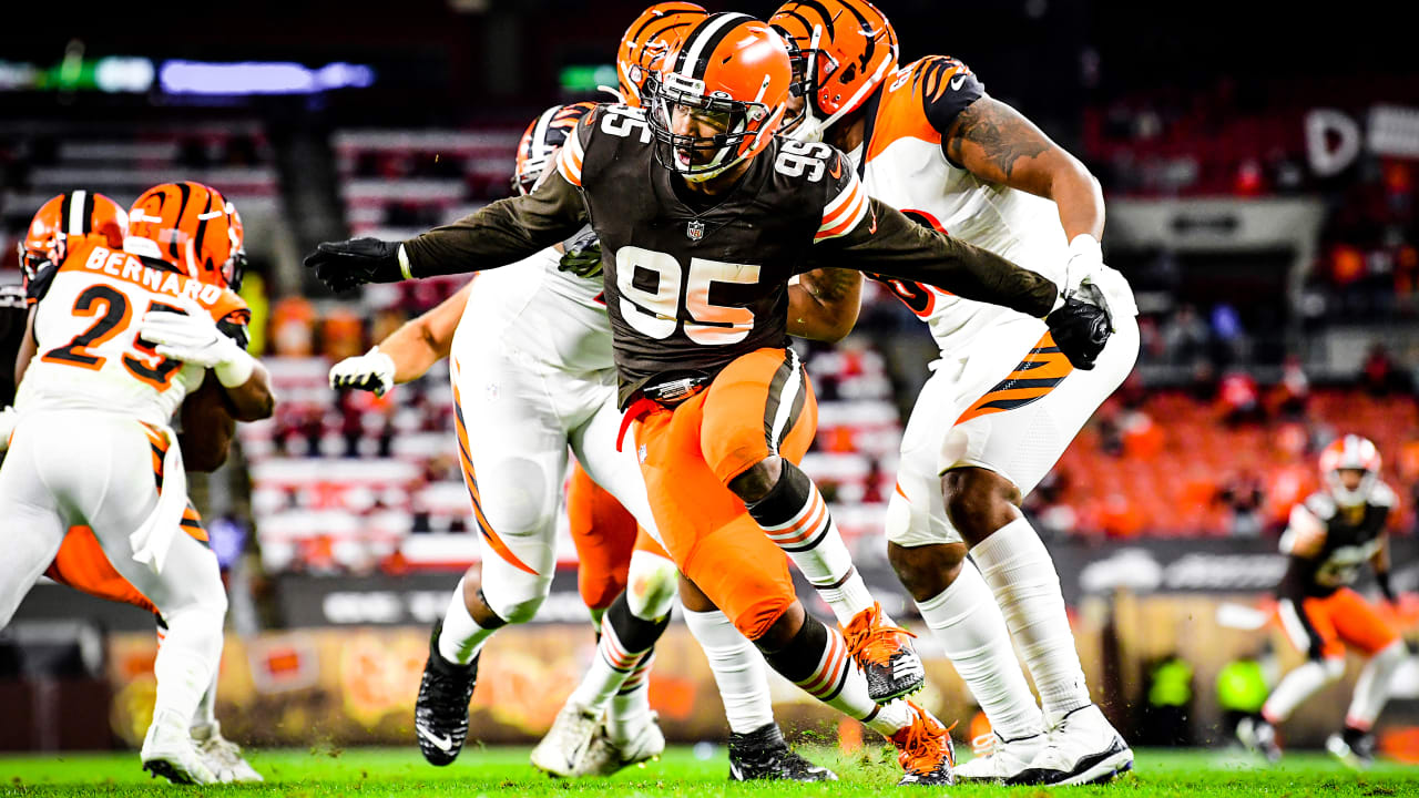 Browns Defense 'Playing Lights Out' Following Myles Garrett's Lead